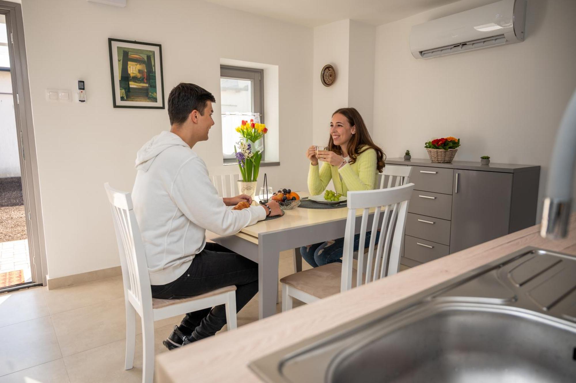 Tuenderkert Apartman Гюла Екстериор снимка