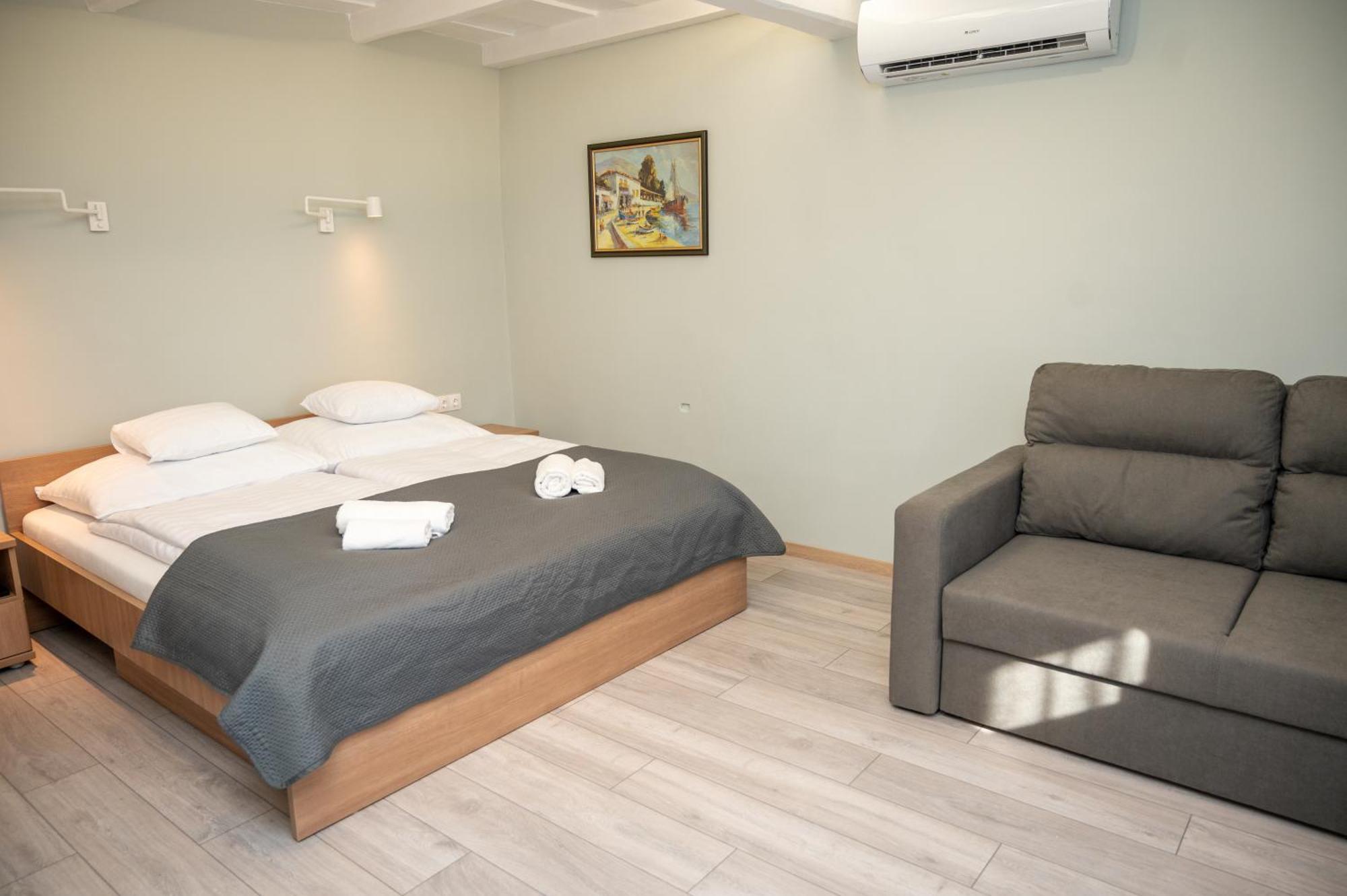 Tuenderkert Apartman Гюла Екстериор снимка