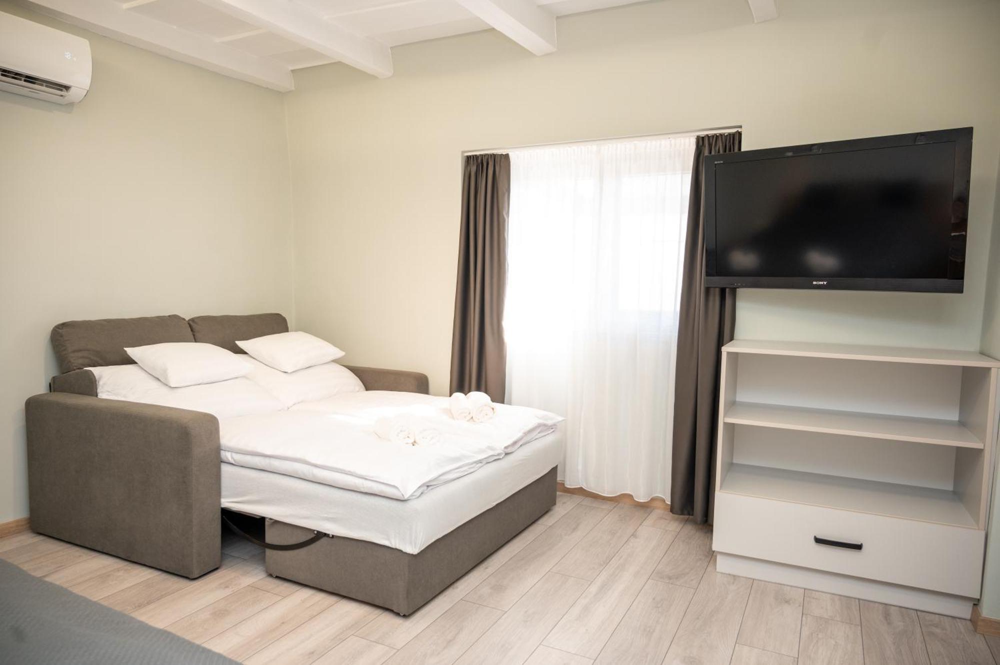 Tuenderkert Apartman Гюла Екстериор снимка