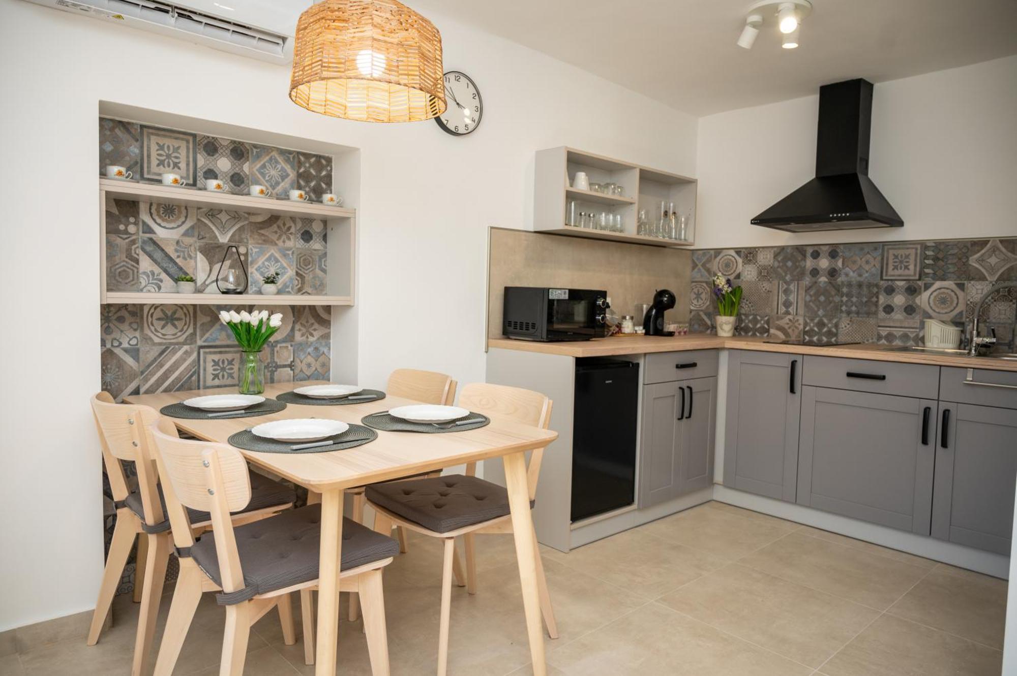 Tuenderkert Apartman Гюла Екстериор снимка