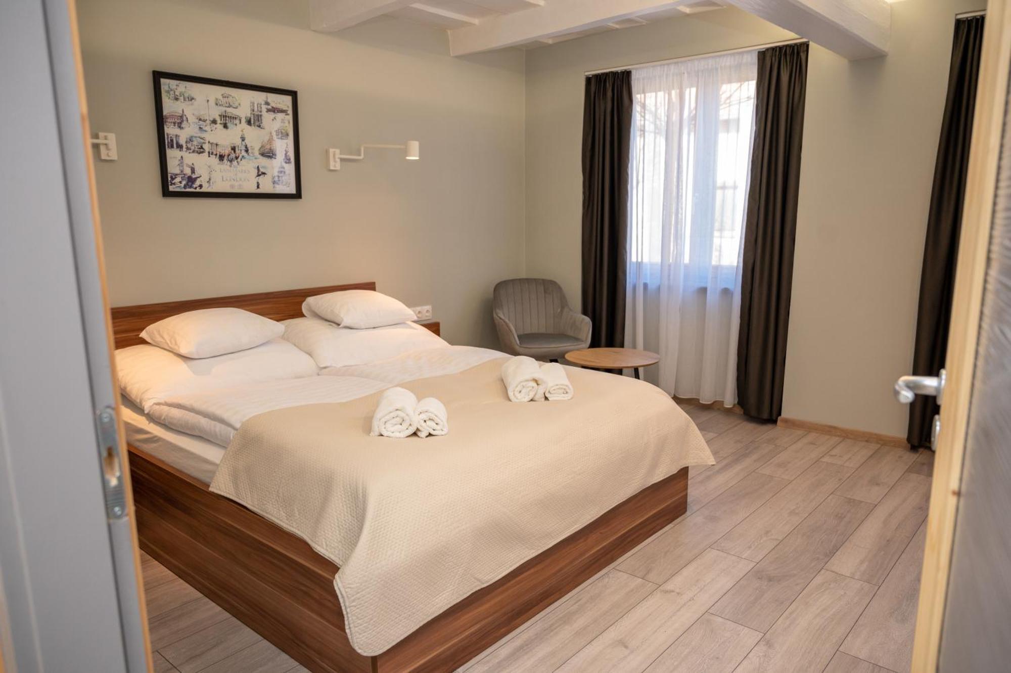 Tuenderkert Apartman Гюла Екстериор снимка