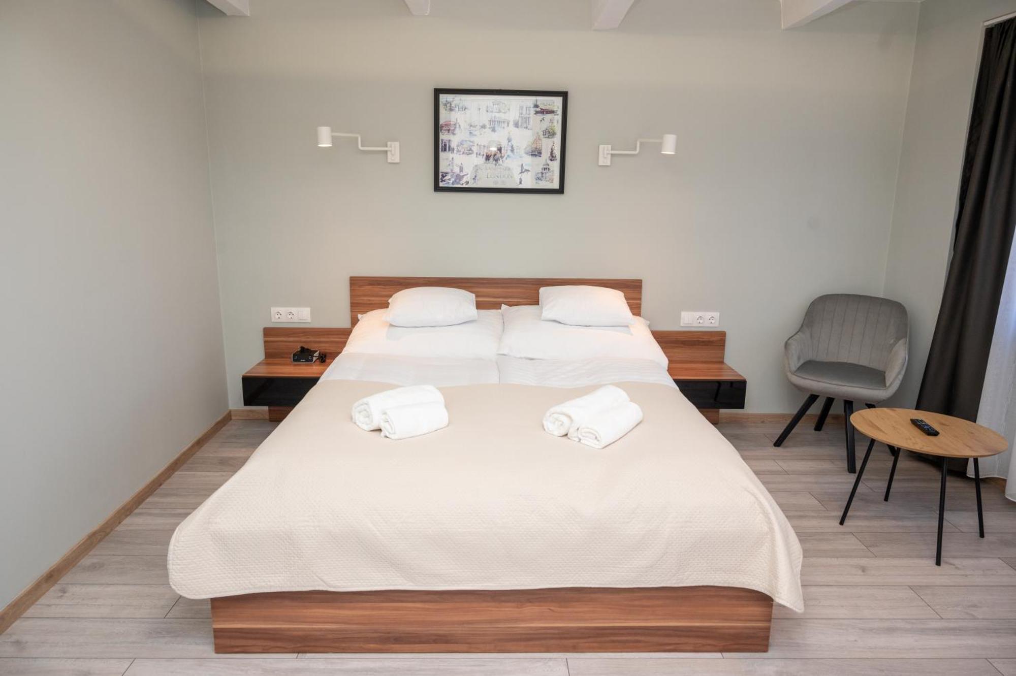 Tuenderkert Apartman Гюла Екстериор снимка
